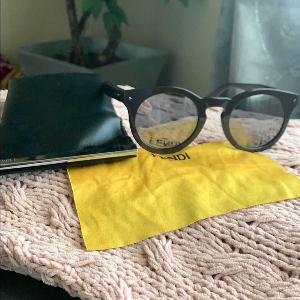 Fendi sunglasses 🕶